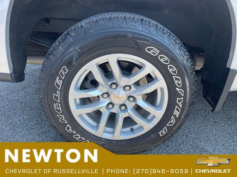 Used 2021 Chevrolet Silverado 1500 LT AWD/4WD image 43