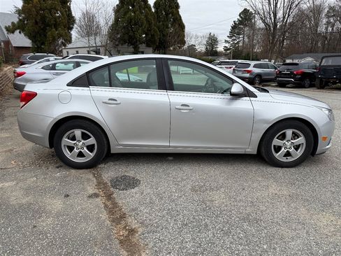 Used 2014 Chevrolet Cruze LT image 6