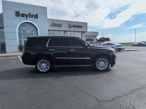 Used 2019 Cadillac Escalade Luxury AWD/4WD image 8