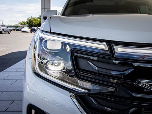 Used 2025 Volkswagen Atlas SEL Premium R-Line image 6