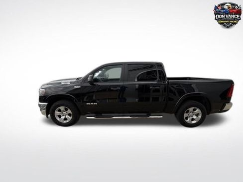 Used 2025 RAM 1500 Big Horn AWD/4WD image 2
