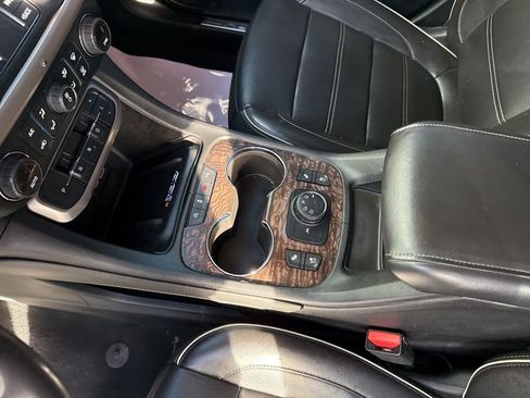 Used 2020 GMC Acadia Denali w/ Denali Ultimate Package image 11