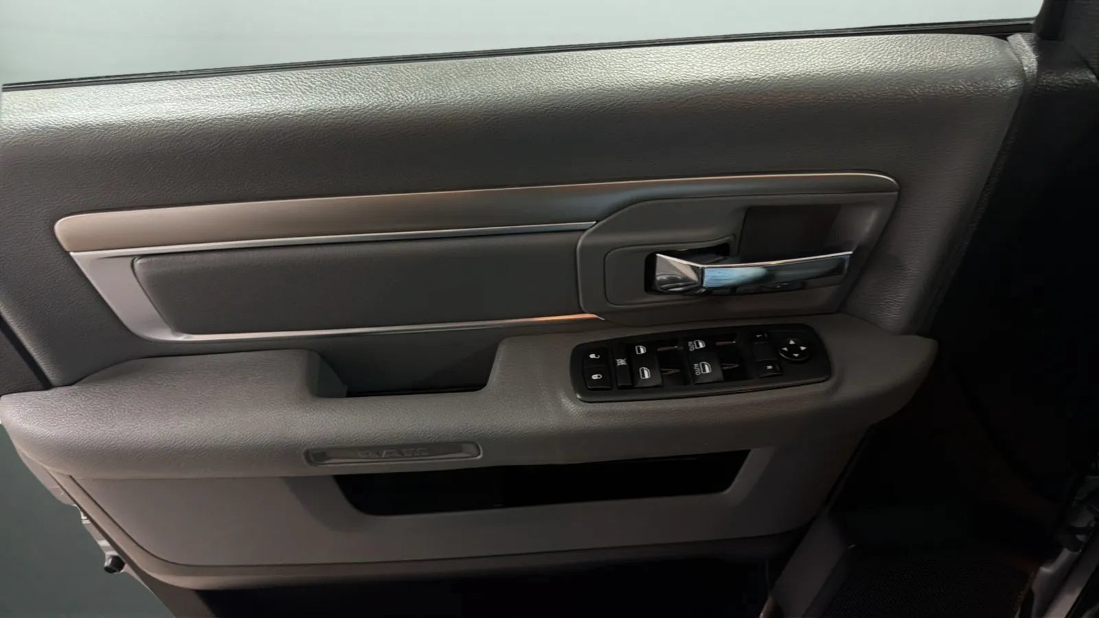 Used 2020 RAM 1500 Classic SLT w/ Trailer & Traction Group AWD/4WD image 16