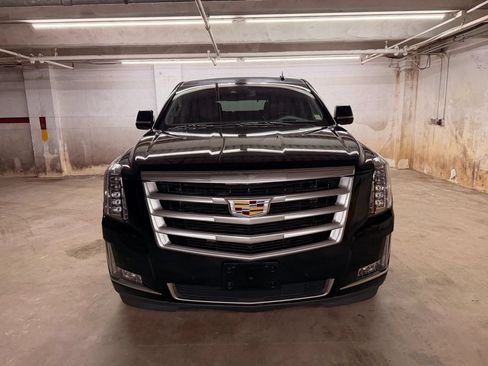 Used 2015 Cadillac Escalade Premium AWD/4WD image 2