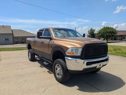 Used 2012 RAM 2500 ST w/ Chrome Appearance Group AWD/4WD image 3
