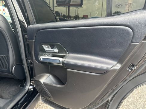 Used 2020 Mercedes-Benz GLB 250 image 23