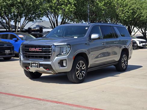 Used 2023 GMC Yukon XL AT4 w/ AT4 Premium Package AWD/4WD image 2