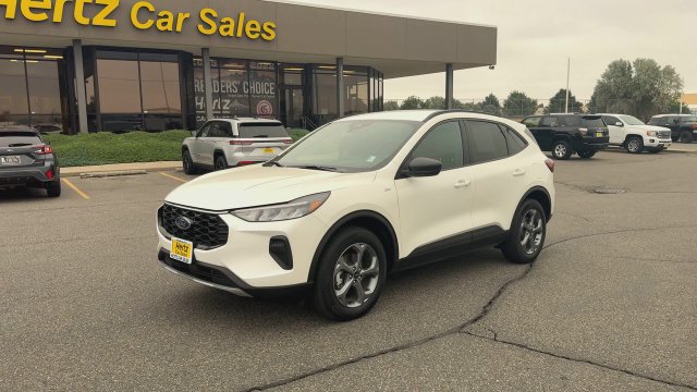 Used 2025 Ford Escape ST-Line w/ Tech Pack #1 AWD/4WD image 4