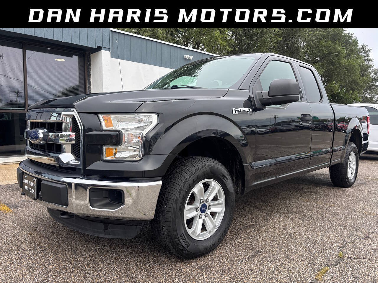 Used 2015 Ford F150 XLT AWD/4WD image 1