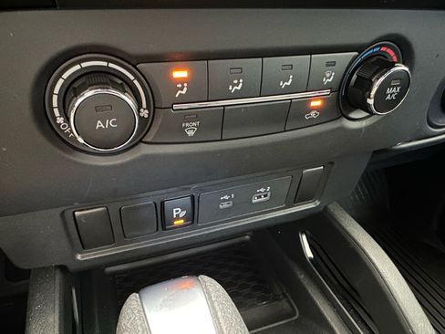 Used 2023 Nissan Frontier SV w/ Midnight Edition Package RWD image 38