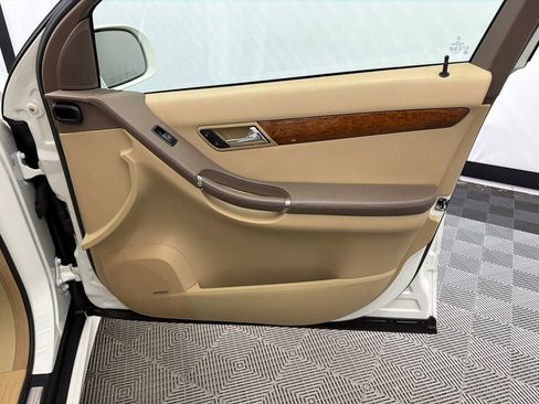 Used 2009 Mercedes-Benz R 350 4MATIC image 15