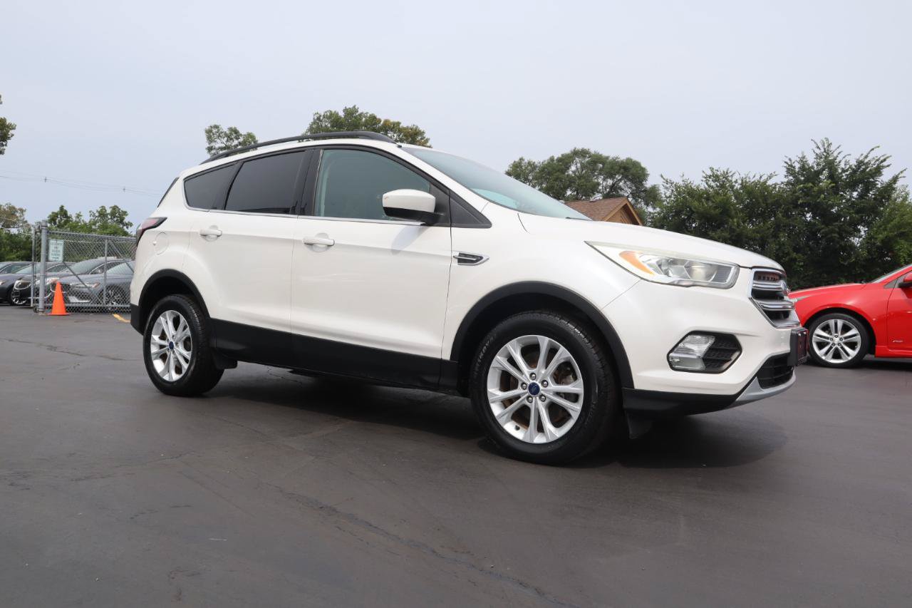 Used 2017 Ford Escape SE w/ Equipment Group 201A AWD/4WD image 7