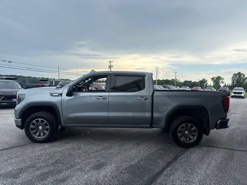Used 2024 GMC Sierra 1500 AT4 w/ AT4 Preferred Package AWD/4WD image 4