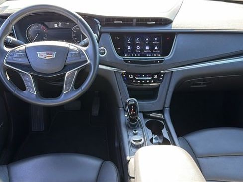Certified 2025 Cadillac XT5 Premium Luxury image 15