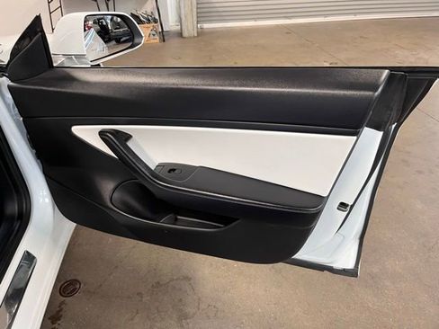 Used 2020 Tesla Model 3 Long Range image 12