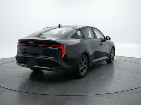 Used 2025 Kia K4 LXS image 9