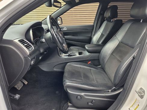 Used 2020 Jeep Grand Cherokee Altitude AWD/4WD image 9
