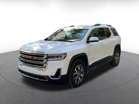 Used 2023 GMC Acadia SLT image 3