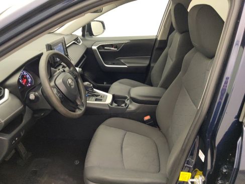 Used 2020 Toyota RAV4 XLE AWD/4WD image 17