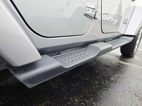 Used 2015 Jeep Wrangler Unlimited Sahara w/ Mopar Chrome Edition Group image 17