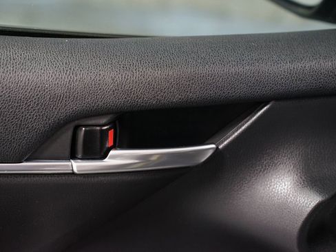 Certified 2021 Toyota Camry LE FWD image 28