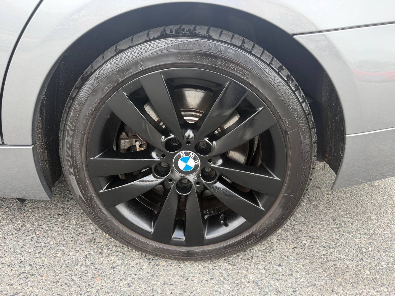 Used 2011 BMW 335i xDrive Sedan AWD/4WD image 11