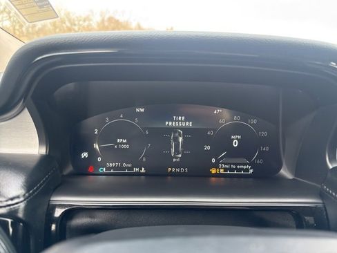 Used 2022 Lincoln Nautilus FWD w/ Premium Package image 15