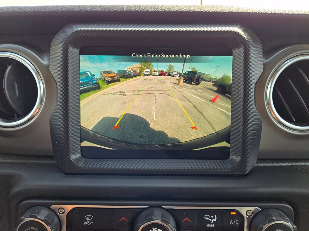 Used 2022 Jeep Wrangler Unlimited Rubicon 4xe AWD/4WD image 24