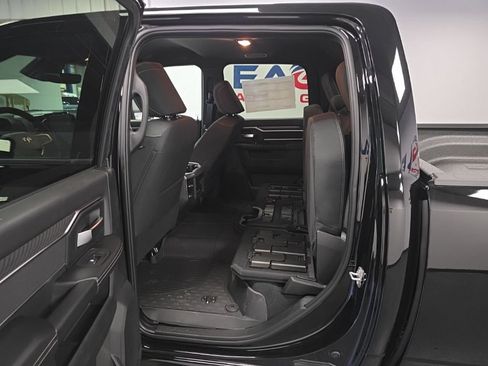 New 2026 RAM 2500 Big Horn AWD/4WD image 30