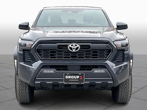 Used 2025 Toyota Tacoma TRD Off-Road image 4