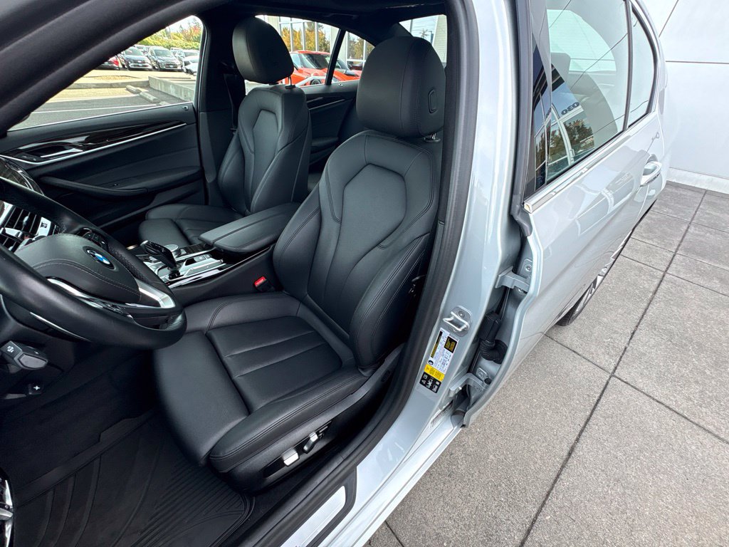 Used 2018 BMW 530i xDrive AWD/4WD image 13