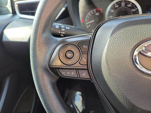 Used 2022 Toyota Corolla LE FWD image 18