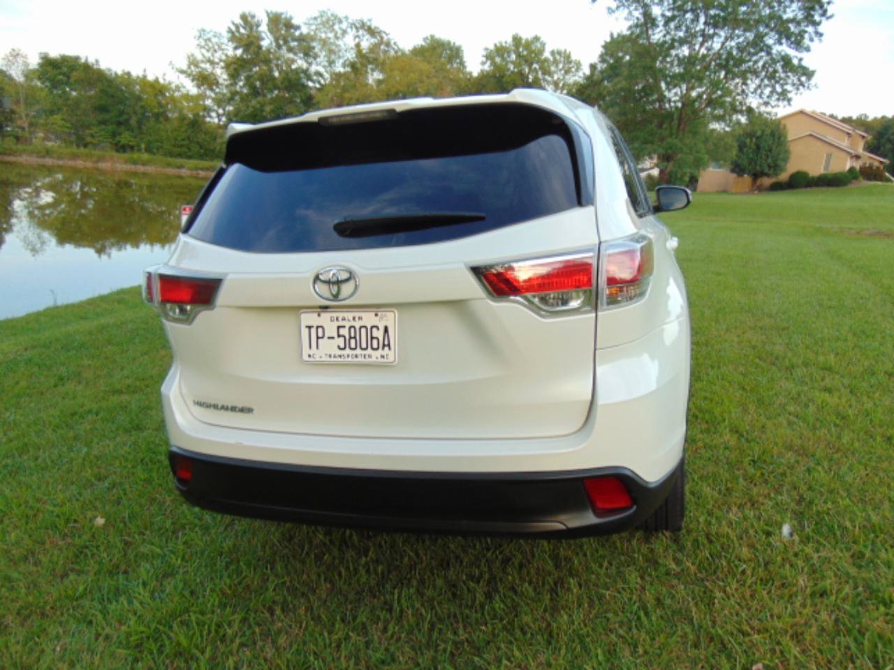 Used 2016 Toyota Highlander LE FWD image 17