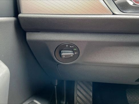 Used 2019 Volkswagen Jetta S image 32