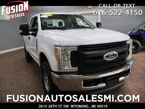 Used 2017 Ford F250 XL w/ Power Equipment Group AWD/4WD image 1