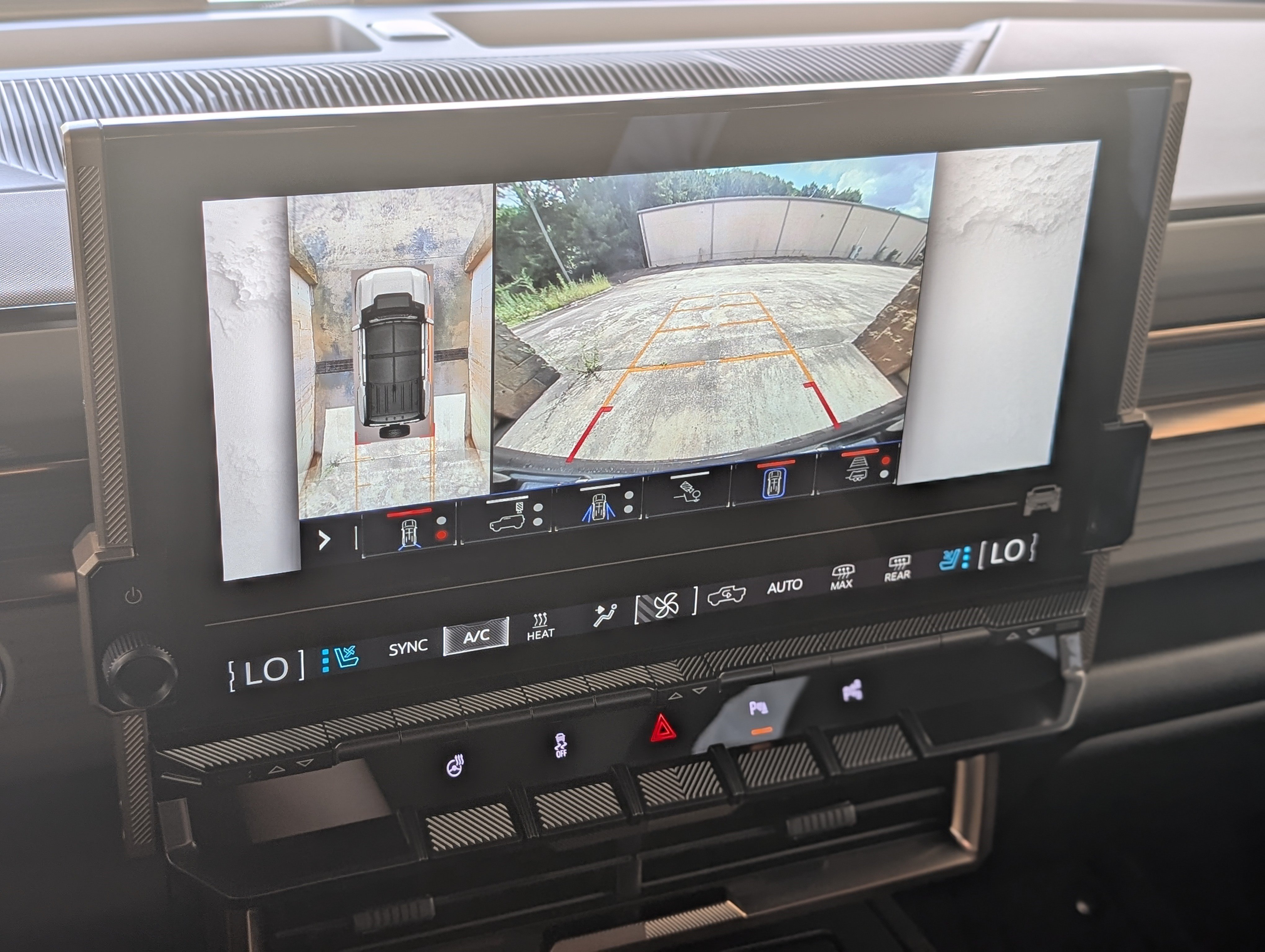 Used 2025 GMC Hummer EV 2X AWD/4WD image 27