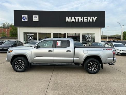 Used 2023 Toyota Tacoma TRD Sport w/ TRD Premium Sport Package AWD/4WD image 3