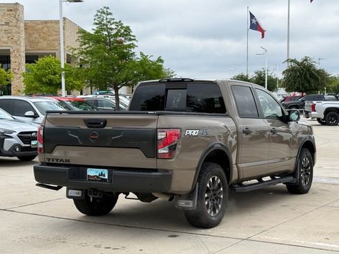 Used 2021 Nissan Titan PRO-4X w/ Pro-4x Convenience Package AWD/4WD image 4