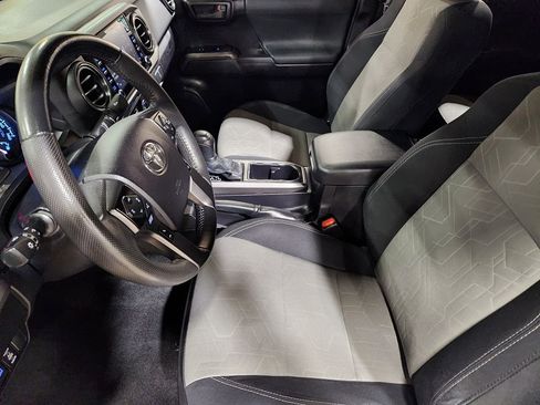 Used 2021 Toyota Tacoma TRD Sport image 29