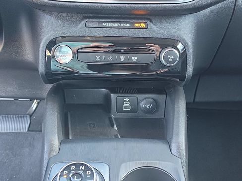 Used 2025 Ford Escape Platinum AWD/4WD image 17