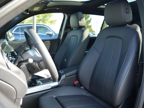 New 2026 Mercedes-Benz GLB 250 4MATIC image 38