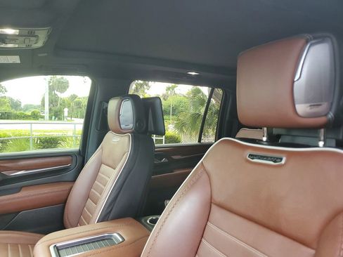 Certified 2023 GMC Yukon XL Denali Ultimate AWD/4WD image 21