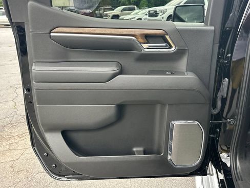 Used 2024 Chevrolet Silverado 1500 High Country w/ Technology Package AWD/4WD image 22