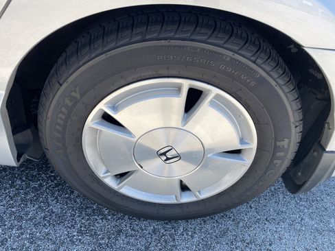 Used 2007 Honda Civic Hybrid Sedan image 7