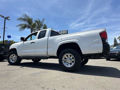 Used 2021 Toyota Tacoma SR RWD image 3