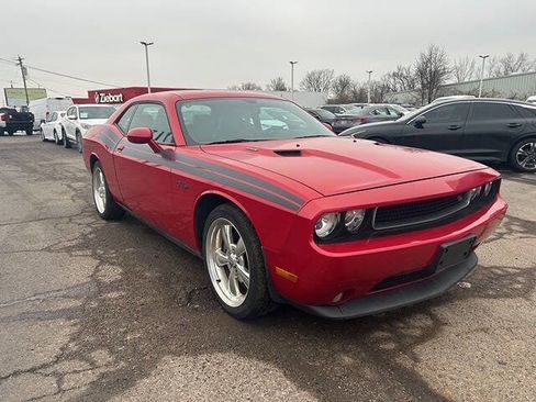 Used 2011 Dodge Challenger R/T image 3