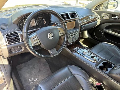 Used 2010 Jaguar XK Base image 14