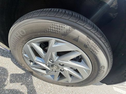 Used 2024 Hyundai Elantra SEL FWD image 13