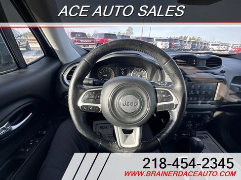 Used 2020 Jeep Renegade Latitude w/ Cold Weather Group image 12