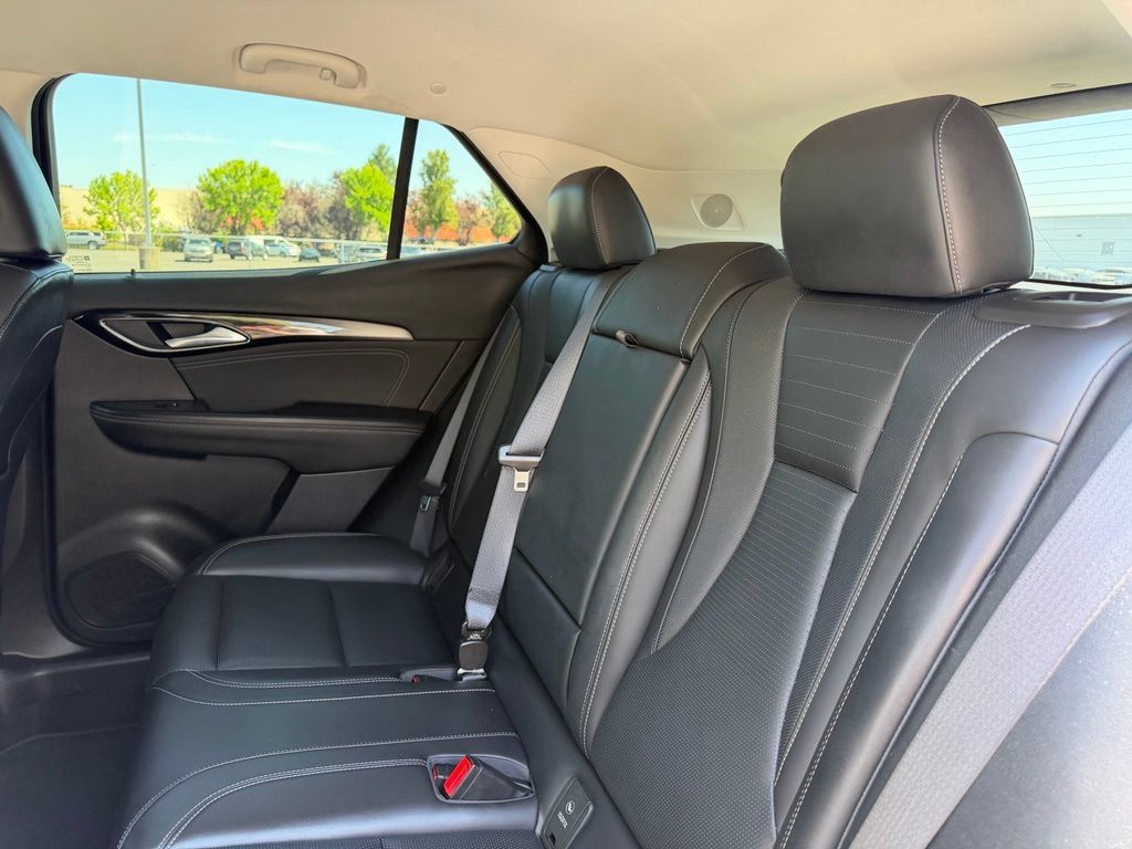 Used 2024 Buick Envision Preferred AWD/4WD image 32